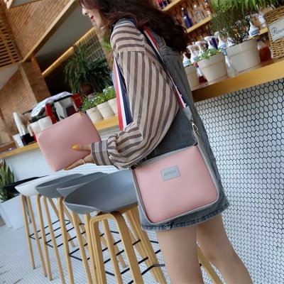 2017 new style single shoulder women's bag with large capacity, color sweater and wide shoulder belt, two pieces of set mother bag bucket women's bag