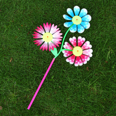 Best selling outdoor plastic windmill children's cartoon three Sun flower windmill kids gift stall supplies