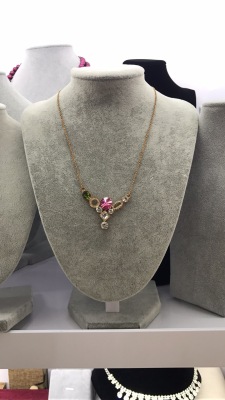 Ice grey flannelette top grade pendant necklace portrait shelf jewelry props series