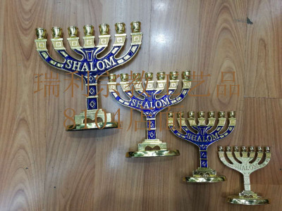 Israeli religious gift sets a Christian alloy seven candlestick gold candlestick Menorah.