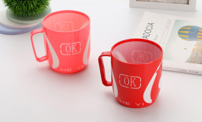 Candy-colored double large mug plastic brush Cup with handle OK wash cups