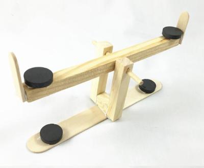 Scientific production of magnetic seesaw seesaw primary and secondary school students physical lever DIY manual gizmos