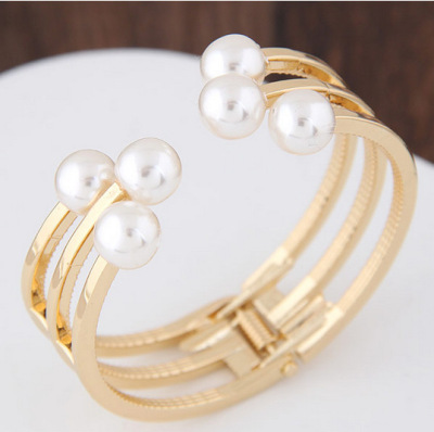 Korean version of the inlaid pearls bracelet bracelet star Street with elegant metal bracelets