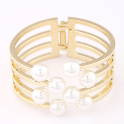 Fine European and American fashion trend of elegant temperament exaggerated metal simplicity pearl bracelet