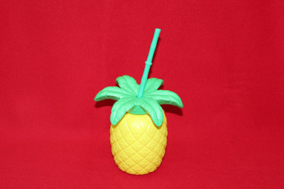 Creative new pineapple drink cup