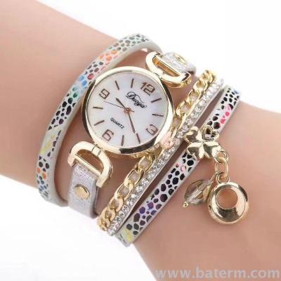 Aliexpress explosions fashion printing four-leaf clover pendant Crystal Bracelet Watch female students decorated tables