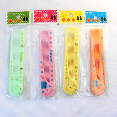 The 240 fold children's small comb cartoon prints with a small sharp tail comb.