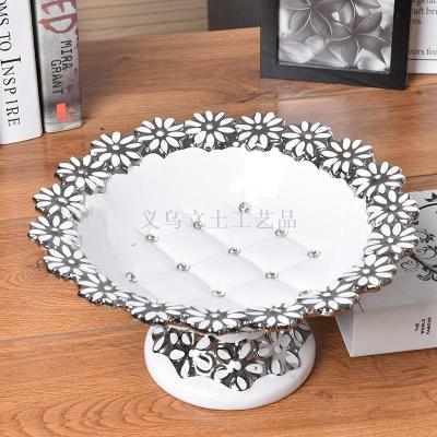 Gao Bo Decorated Home Ceramic white chrysanthemum edge fruit plate Ceramic crafts home Ceramic furnishings