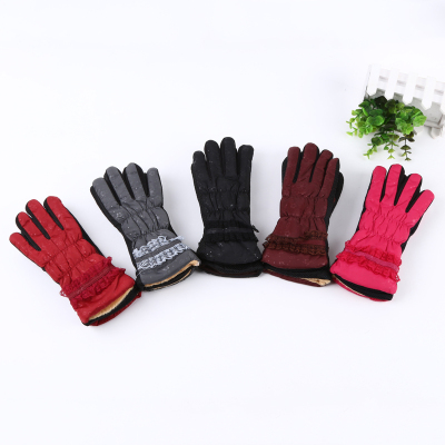 Women's autumn and winter waterproof windproof leather gloves with warm gloves.