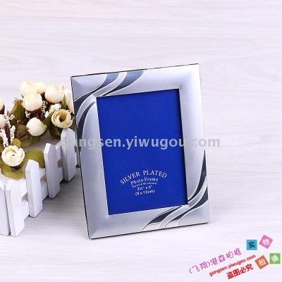 Modern fashion photo frame simple metal frame on the table silver - plated frame