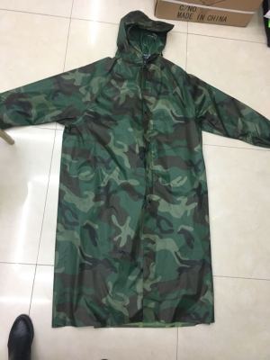 Manufacturers direct foreign trade camouflage with luminous long trench coat raincoat
