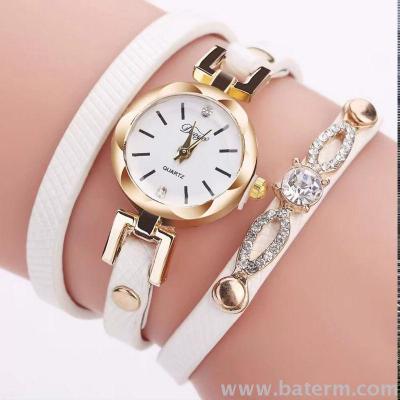 Quick sale of the hot style fashion simple and compact with three ring bracelet watch