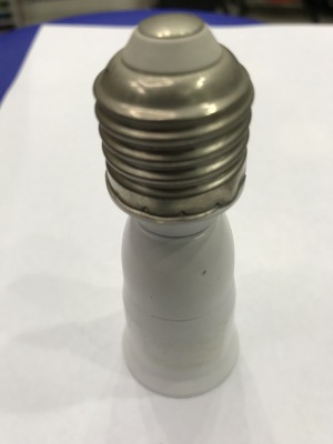 The screw cap E27 extends the headlamp headlamp head to trade wholesale