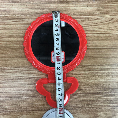 Large red plastic lace with a diameter of 13cm.