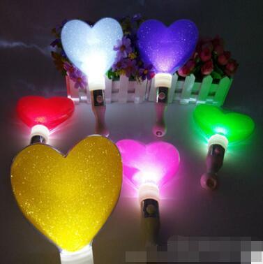 Glitter stick heart stick heart stick heart-shaped electronic fluorescent rod light toy concert performance props.
