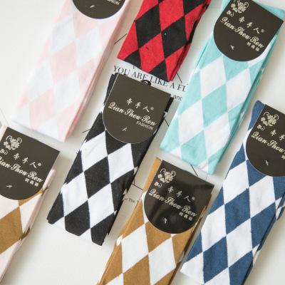 Spring new cotton socks fashionable diamond shape of the knee stockings all cotton socks manufacturers wholesale.