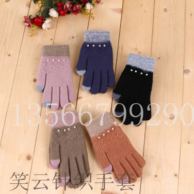 Female fashion anti - needle jacquard touch screen gloves manufacturers direct selling knitted gloves.