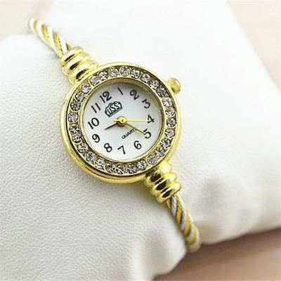 Quick sell to hot style fashion popular small round digital single-strand bracelet wristwatch bracelet vintage watch.