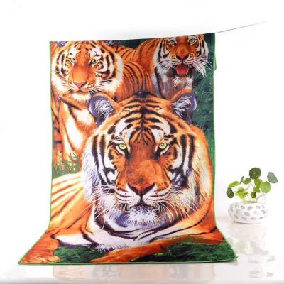 Ultra-fine fiber printed beach towel with spot pattern can be customized.