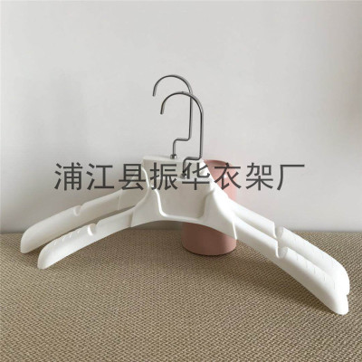 Zhenhua plastic clothing rack white men clothing clothing store clothing support 8821 manufacturers direct sales.