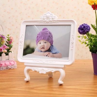 European-Style Painting with Photo Frame Haotao Photo Frame Ht1111 Easel 7-Inch (White)