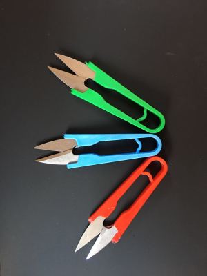 Plastic yarn scissors