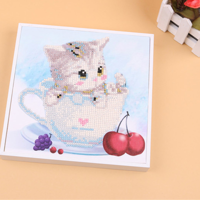 The new diy diamond painting is full of diamonds and a nifty animal pattern cross - stitch children's room decoration.