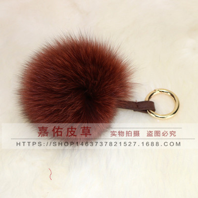 The spot wholesale fox ball is a fashion fur bag of fashion fur and a plush key chain hang decoration customization.