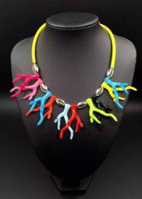 European and American brands of spring and summer new coral and shell necklace in sync with colorful diamond necklace.