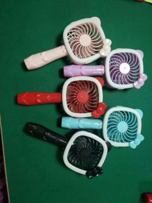 Hand fan with lamp