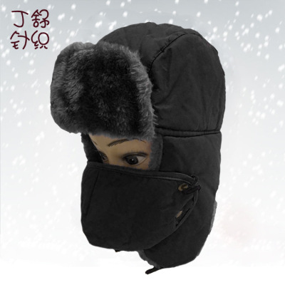 The man selling The lei feng hat is a popular version of The Korean version of The ski mask.