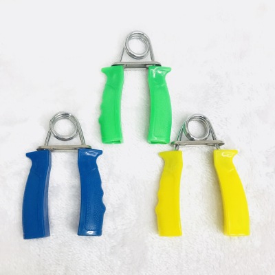 Manufacturer direct selling plastic hollow handle type A grip with color mixing of mouse hand palm tendon recovery.