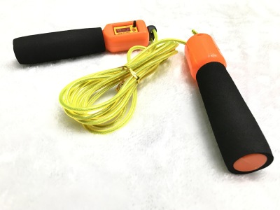 Factory direct sales count jump rope new color sponge handle steel wire rope children students fitness competition.