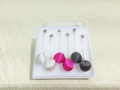 Long earring bag cloth ball is popular in 2018