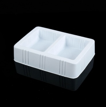 The manufacturer produces environmentally friendly and high quality white hardware fittings for plastic blister 
