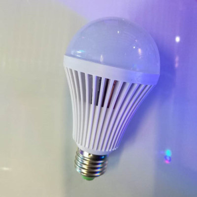 LED intelligent charging emergency bulb high capacity battery power off for a long time