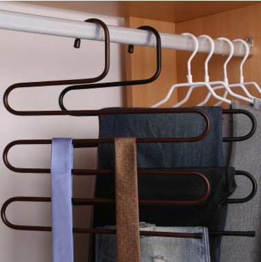 Multi - functional magic pants clip S - type multi - layer trousers rack iron art bent chest to hang trousers.