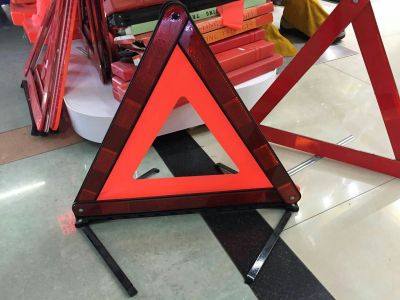 The Car standby annual inspection tripod warning, emergency stop signs, tripod reflective tripod