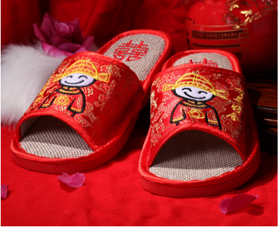 Wedding supplies lovers slippers embroidery lovers husband's wife red shoes wholesale festive supplies