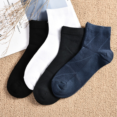 Men's tube socks mesh with cotton socks.