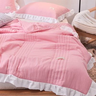 Wholesale and 2018 new washed cotton printed summer quilt with imitation cotton skin air conditioner summer gift.