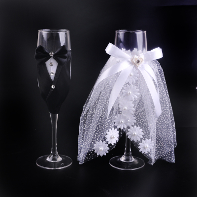 Gift box decoration wedding wine glass set bride and groom wedding goblet champagne glass red wine glass.