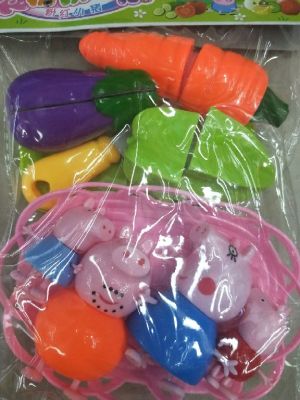 Happy piggy is a group of DIY toys and fruits and vegetables.