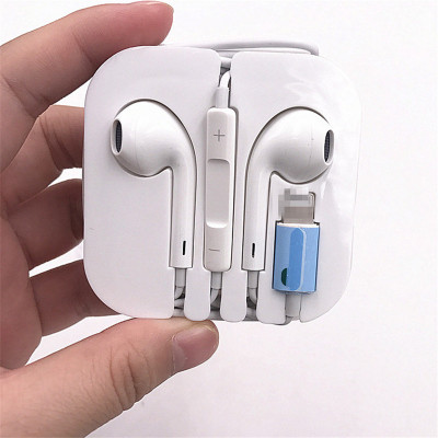 The bluetooth headset is suitable for iphone 6 /7 /8/X line phone calls.