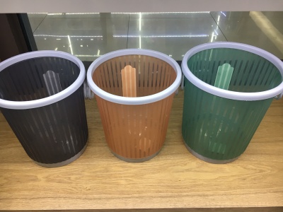 Ring plastic garbage bin transparent striped garbage can handle the living room kitchen.