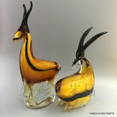 Antelope colored glass handicraft animal home decoration is a hot sale of high-end handmade creative gifts.