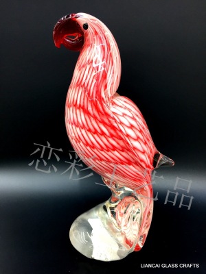 Glass handicraft glass crystal auspicious happy parrot bird home decoration.