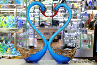 Home decoration  glass crafts red wedding couples swans.