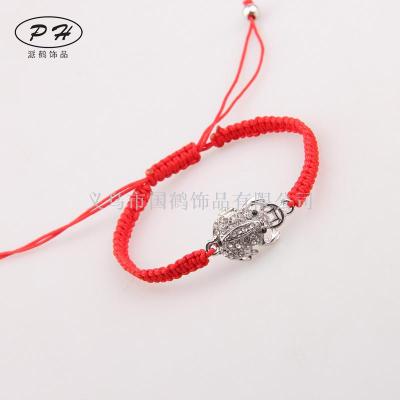 Red rope woven toad metal hanging chain.