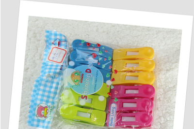 Strong Spring Clothes Pin Convenient Plastic Clothespin Supermarket Little Clip 12 Pack